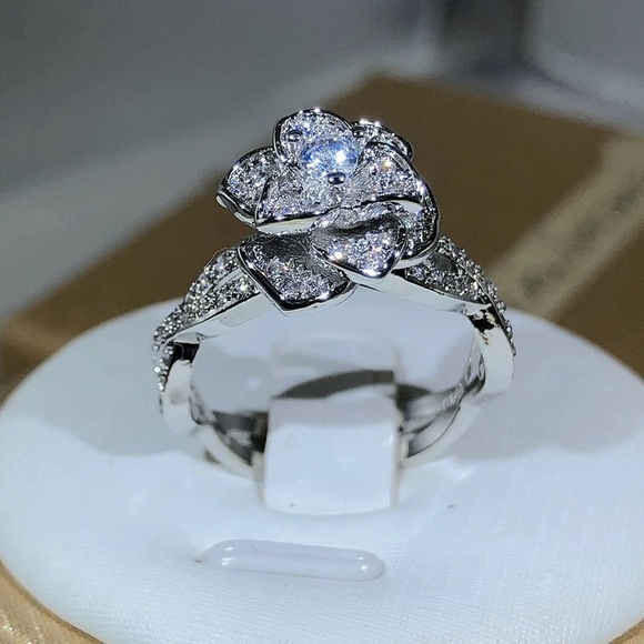 925 Sterling Silver Three-Dimensional Rose Ring Zircon Full Diamond Temperament - Picture 2 of 5